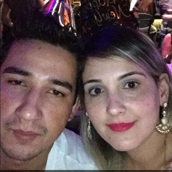 Meet your Posher, Aline - Picture 1 of 1